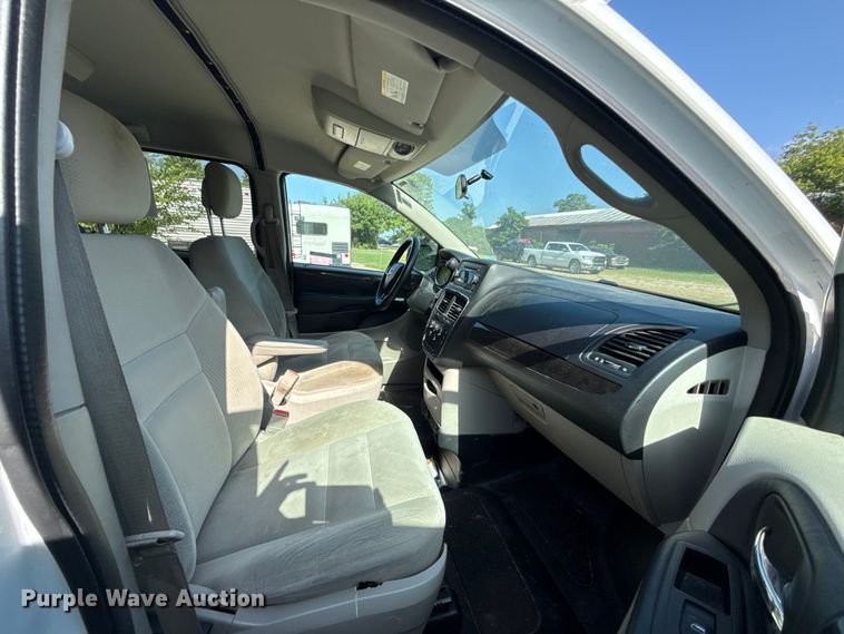 image for item FC4025 2016 Dodge Grand Caravan handicap accessible van