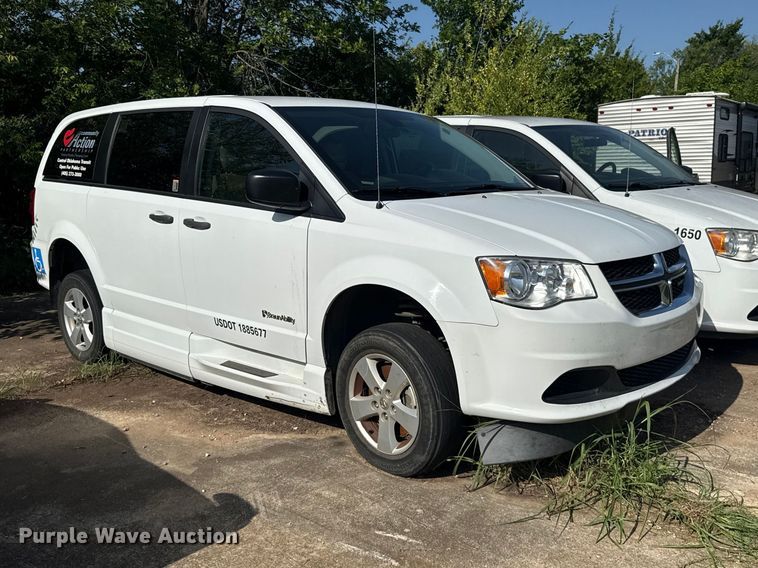 image for item FC4026 2019 Dodge Grand Caravan handicap accessible van