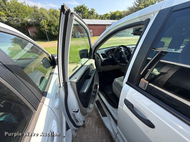 image for item FC4026 2019 Dodge Grand Caravan handicap accessible van