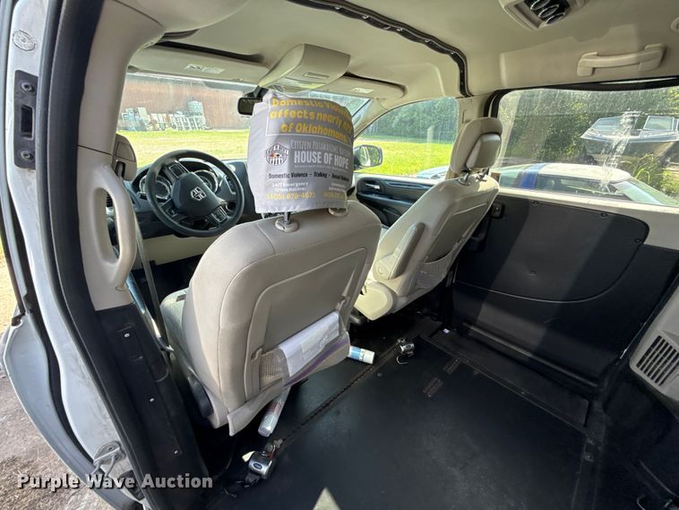 image for item FC4026 2019 Dodge Grand Caravan handicap accessible van