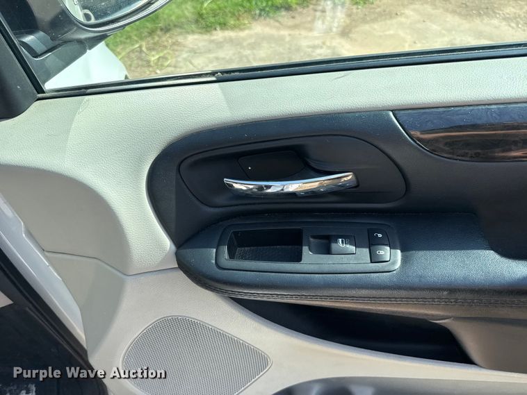 image for item FC4026 2019 Dodge Grand Caravan handicap accessible van