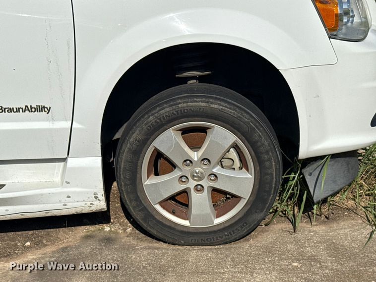 image for item FC4026 2019 Dodge Grand Caravan handicap accessible van