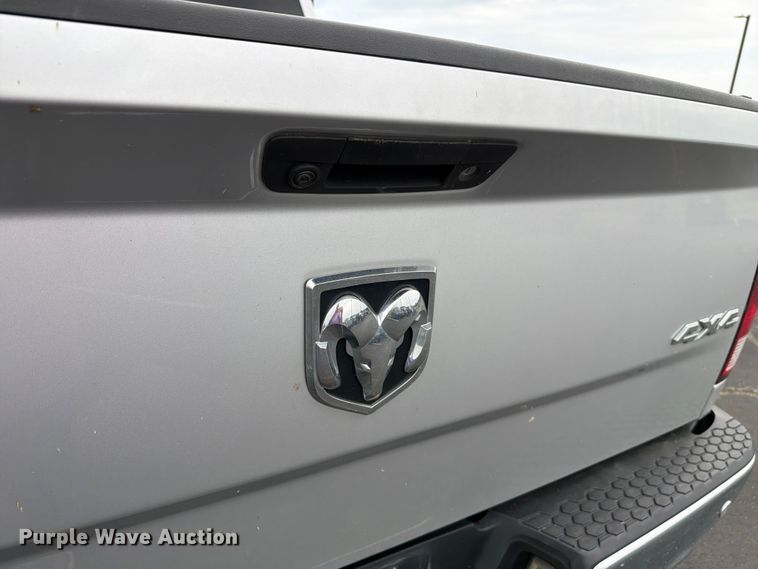 image for item FH6249 2016 RAM 1500 Big Horn Crew Cab pickup truck