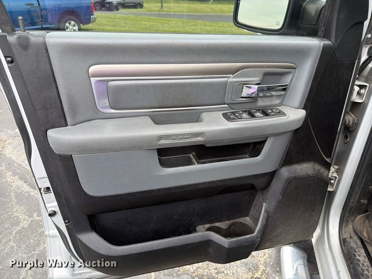 image for item FH6249 2016 RAM 1500 Big Horn Crew Cab pickup truck
