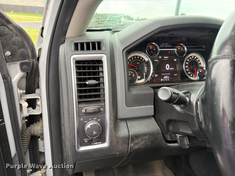 image for item FH6249 2016 RAM 1500 Big Horn Crew Cab pickup truck