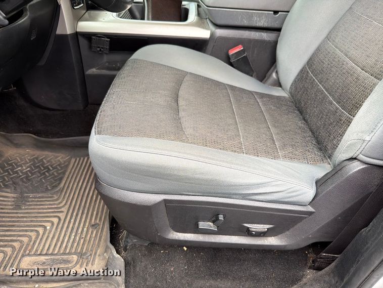 image for item FH6249 2016 RAM 1500 Big Horn Crew Cab pickup truck