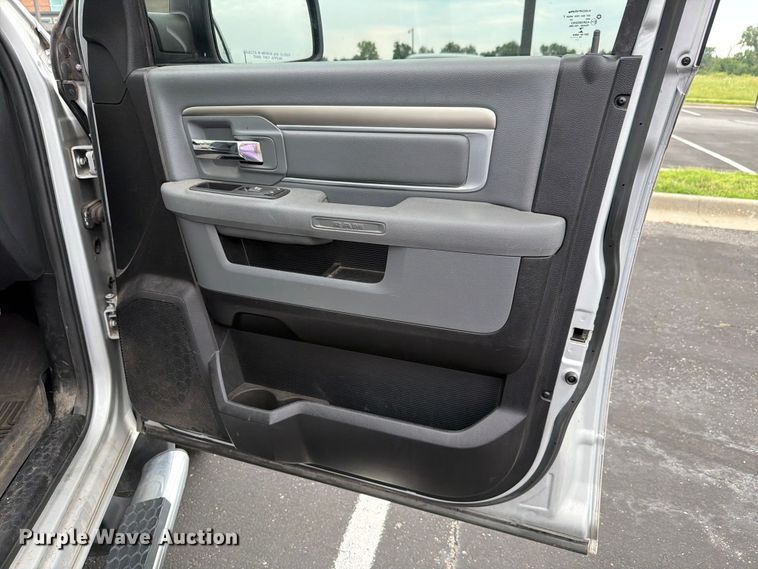 image for item FH6249 2016 RAM 1500 Big Horn Crew Cab pickup truck