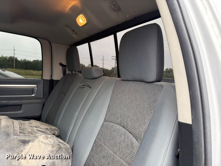 image for item FH6249 2016 RAM 1500 Big Horn Crew Cab pickup truck
