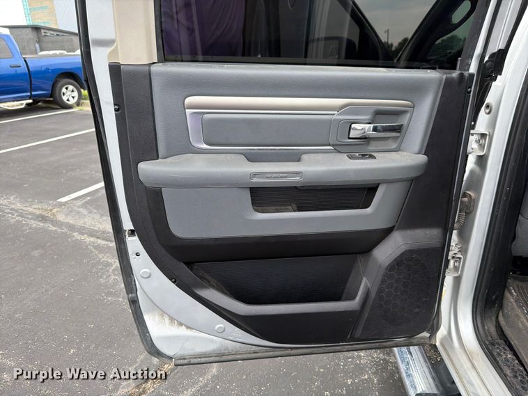 image for item FH6249 2016 RAM 1500 Big Horn Crew Cab pickup truck