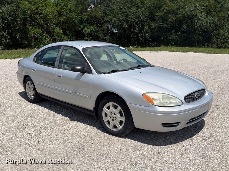 image for item FH6265 2005 Ford Taurus SE 