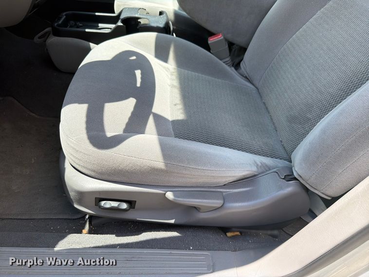 image for item FH6265 2005 Ford Taurus SE 