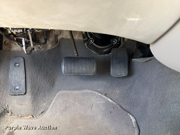 image for item FH6265 2005 Ford Taurus SE 