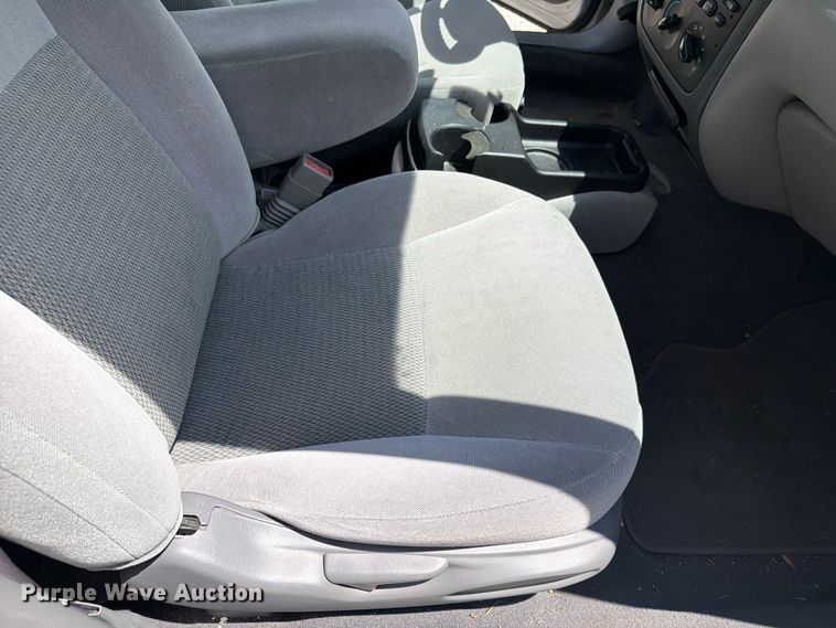 image for item FH6265 2005 Ford Taurus SE 