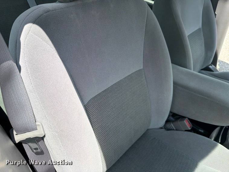 image for item FH6265 2005 Ford Taurus SE 