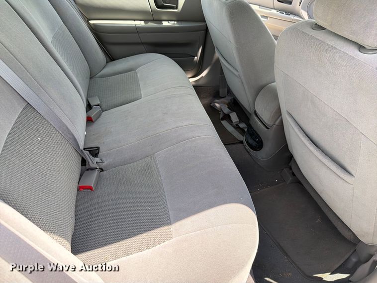 image for item FH6265 2005 Ford Taurus SE 