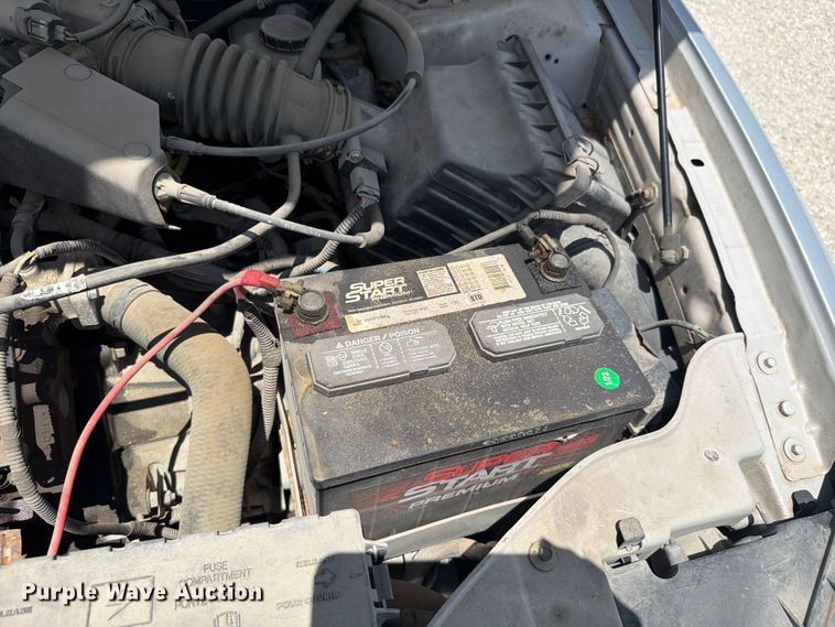 image for item FH6265 2005 Ford Taurus SE 