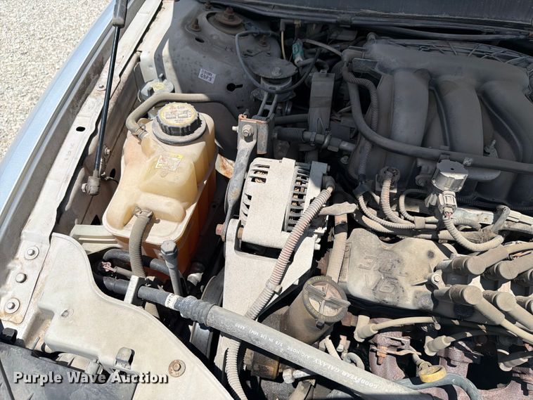 image for item FH6265 2005 Ford Taurus SE 