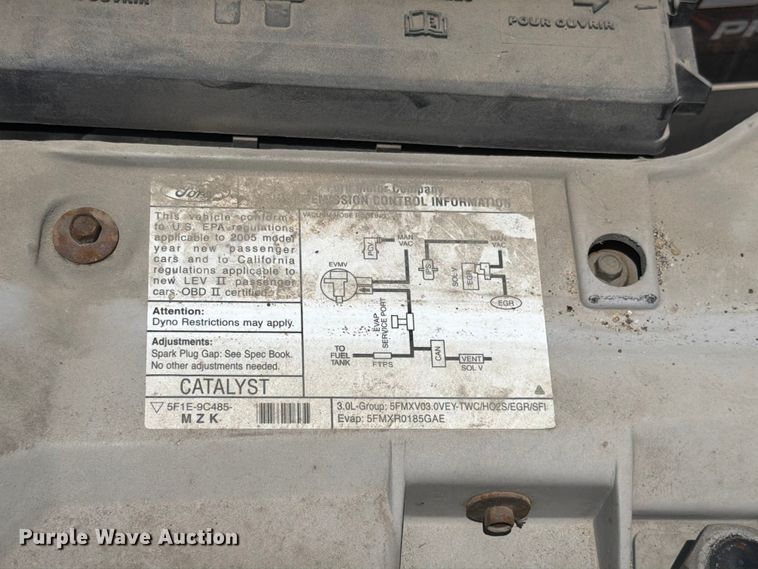 image for item FH6265 2005 Ford Taurus SE 