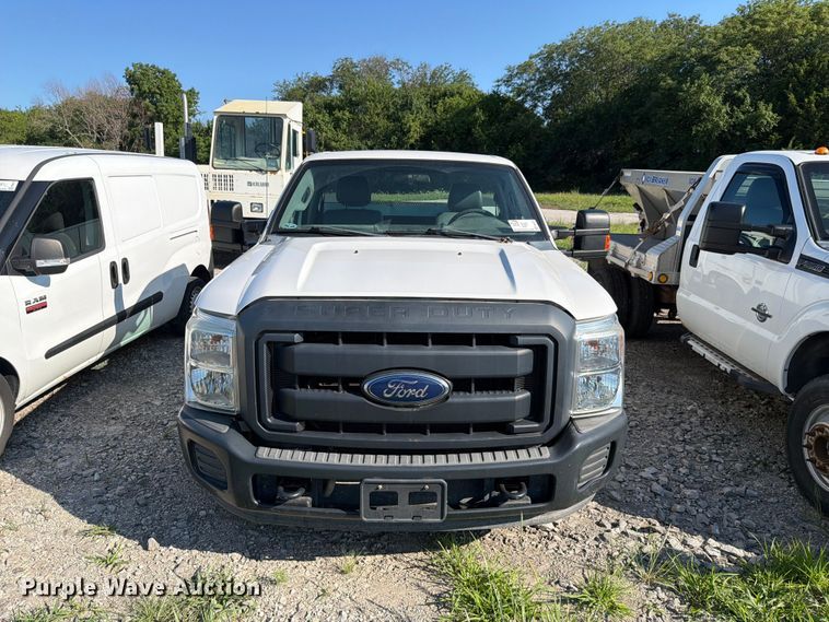 image for item FH6272 2015 Ford F250 Super Duty XL utility bed pickup truck