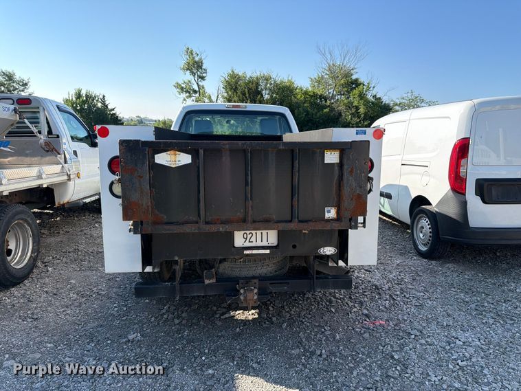 image for item FH6272 2015 Ford F250 Super Duty XL utility bed pickup truck