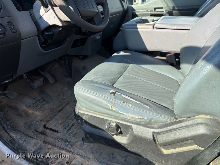 image for item FH6272 2015 Ford F250 Super Duty XL utility bed pickup truck