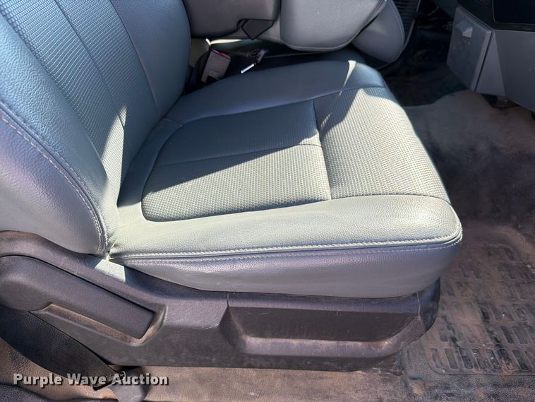 image for item FH6272 2015 Ford F250 Super Duty XL utility bed pickup truck