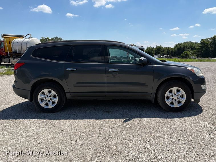 image for item FH6273 2011 Chevrolet Traverse LS SUV