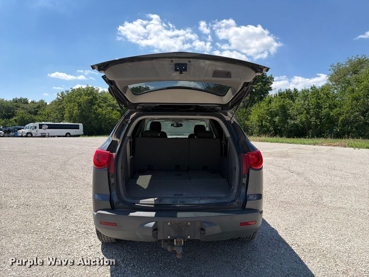 image for item FH6273 2011 Chevrolet Traverse LS SUV