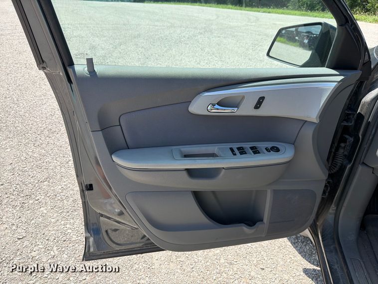 image for item FH6273 2011 Chevrolet Traverse LS SUV