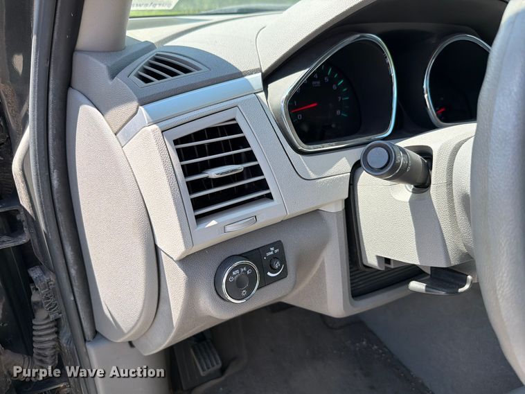image for item FH6273 2011 Chevrolet Traverse LS SUV