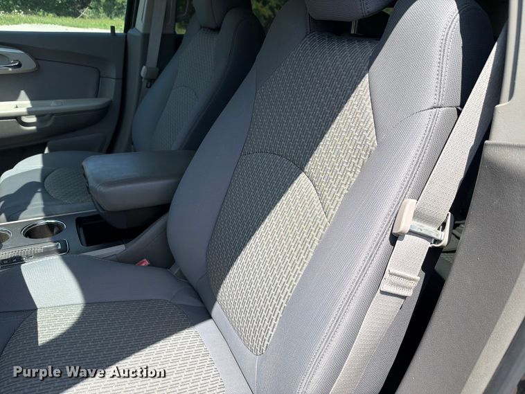 image for item FH6273 2011 Chevrolet Traverse LS SUV