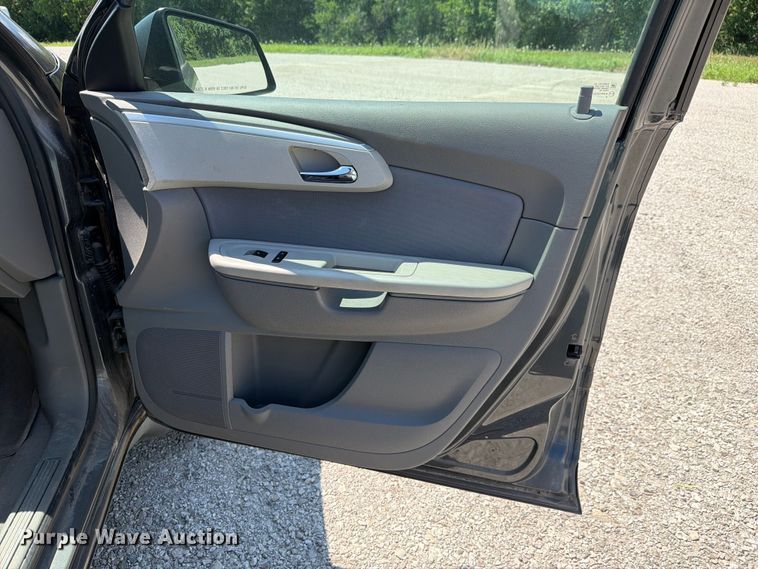 image for item FH6273 2011 Chevrolet Traverse LS SUV