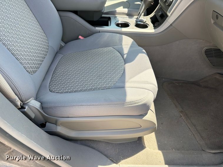 image for item FH6273 2011 Chevrolet Traverse LS SUV
