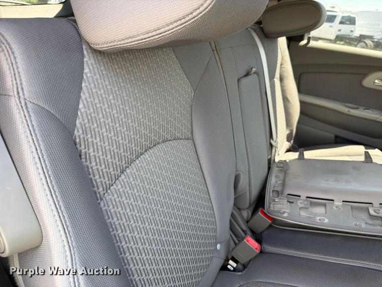 image for item FH6273 2011 Chevrolet Traverse LS SUV