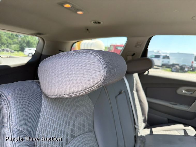 image for item FH6273 2011 Chevrolet Traverse LS SUV