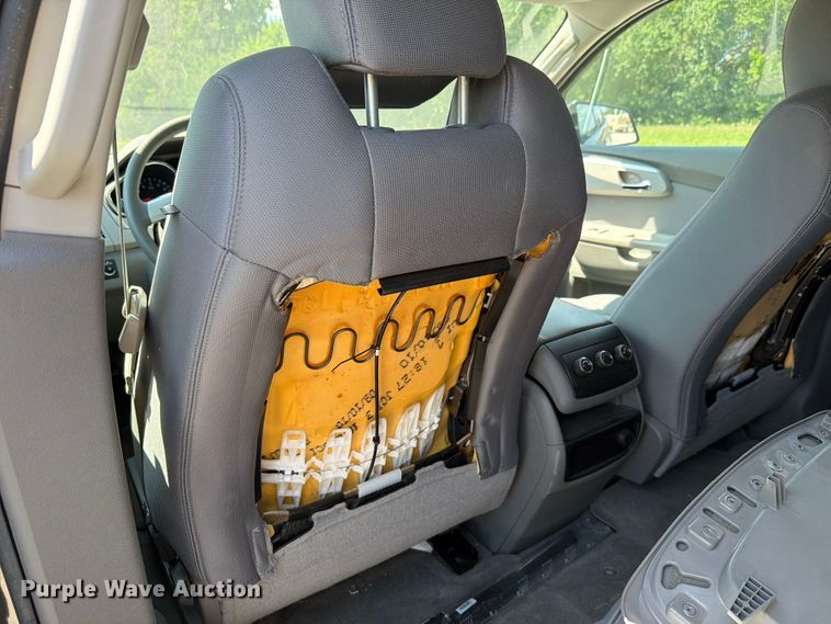 image for item FH6273 2011 Chevrolet Traverse LS SUV