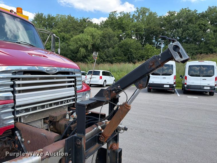 image for item FH6279 2004 Sterling Acterra hook lift truck