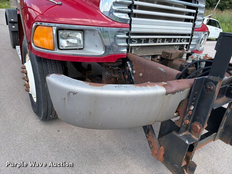 image for item FH6279 2004 Sterling Acterra hook lift truck
