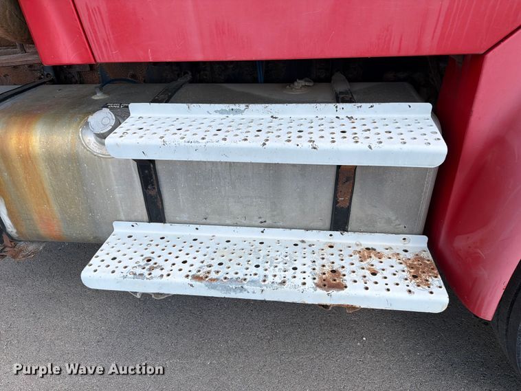image for item FH6279 2004 Sterling Acterra hook lift truck