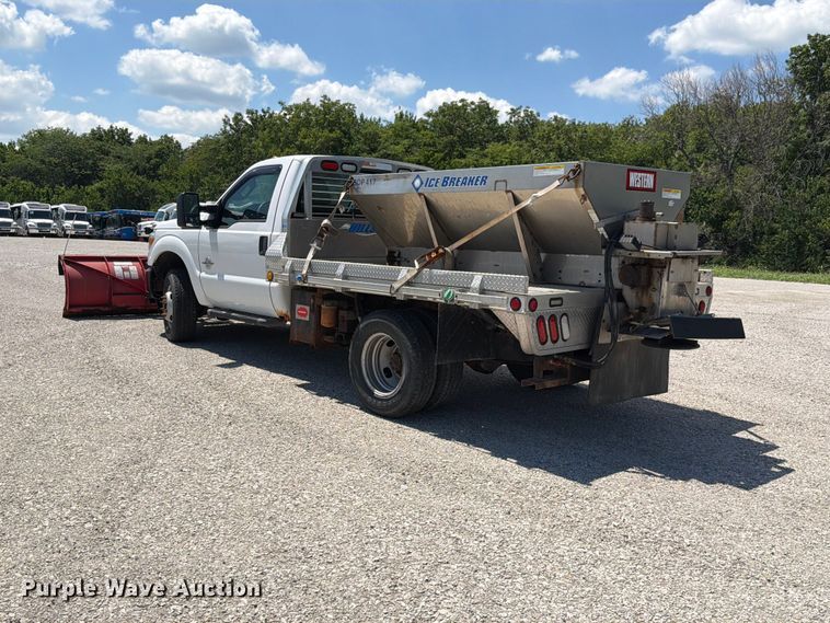 image for item FH6281 2014 Ford F350 Super Duty flatbed pickup truck