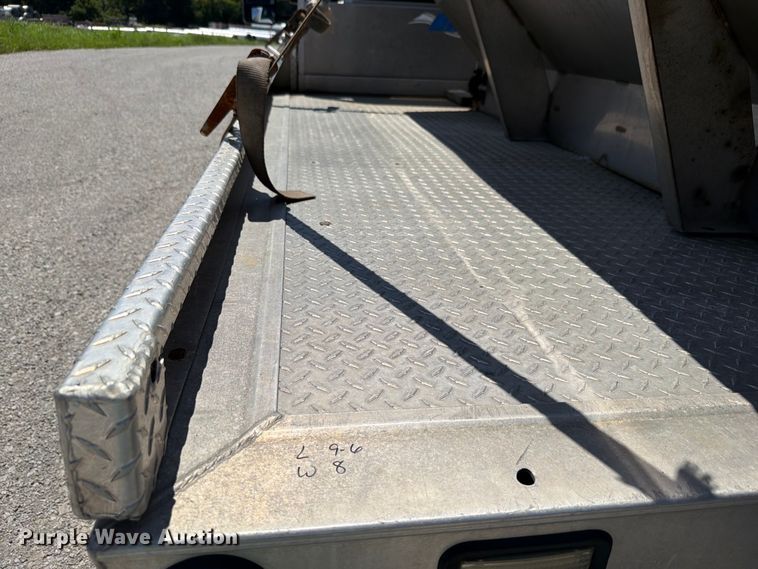 image for item FH6281 2014 Ford F350 Super Duty flatbed pickup truck