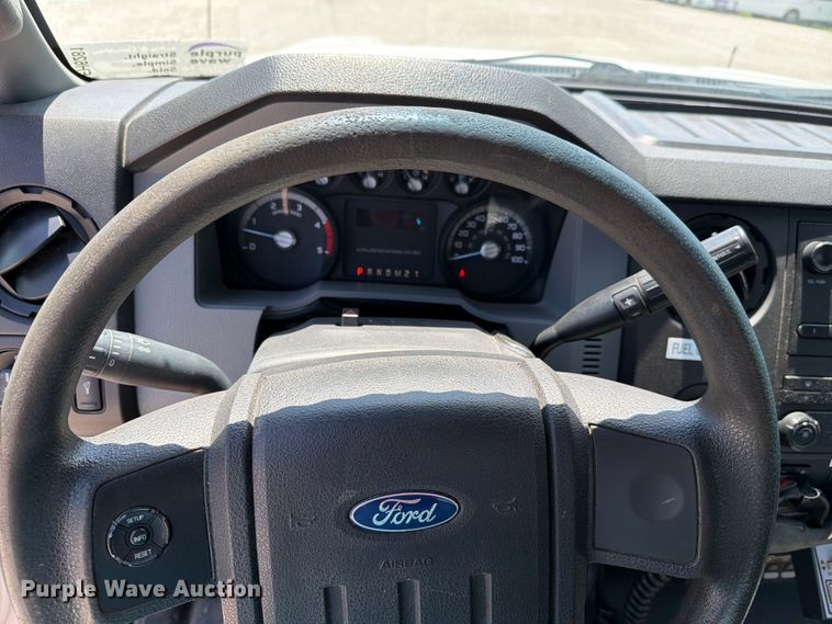 image for item FH6281 2014 Ford F350 Super Duty flatbed pickup truck