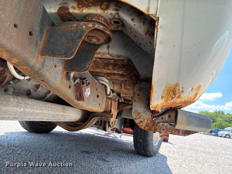 image for item FH6281 2014 Ford F350 Super Duty flatbed pickup truck