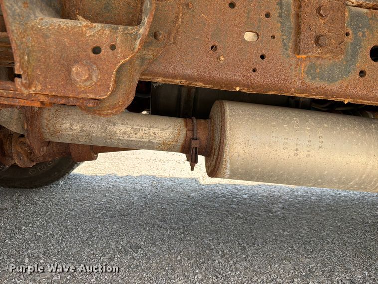 image for item FH6281 2014 Ford F350 Super Duty flatbed pickup truck