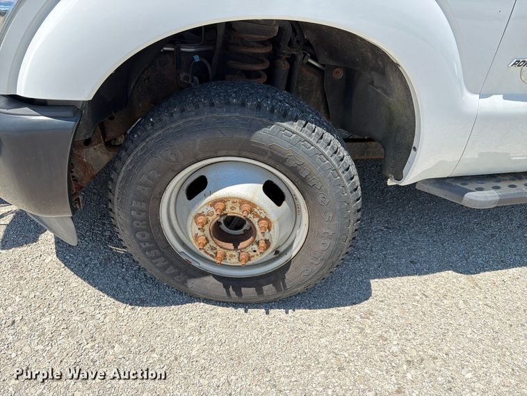 image for item FH6281 2014 Ford F350 Super Duty flatbed pickup truck