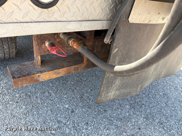 image for item FH6281 2014 Ford F350 Super Duty flatbed pickup truck
