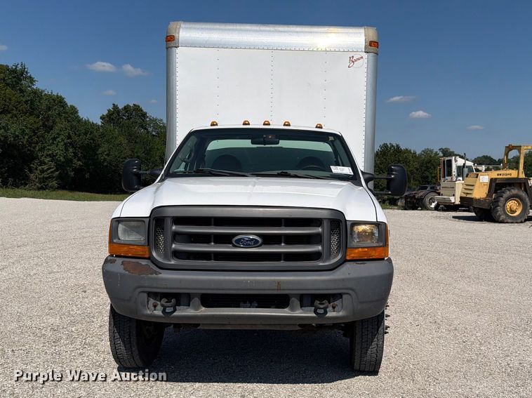 image for item FH6283 2000 Ford F450 Super Duty XL box truck