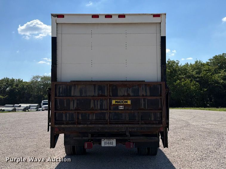 image for item FH6283 2000 Ford F450 Super Duty XL box truck