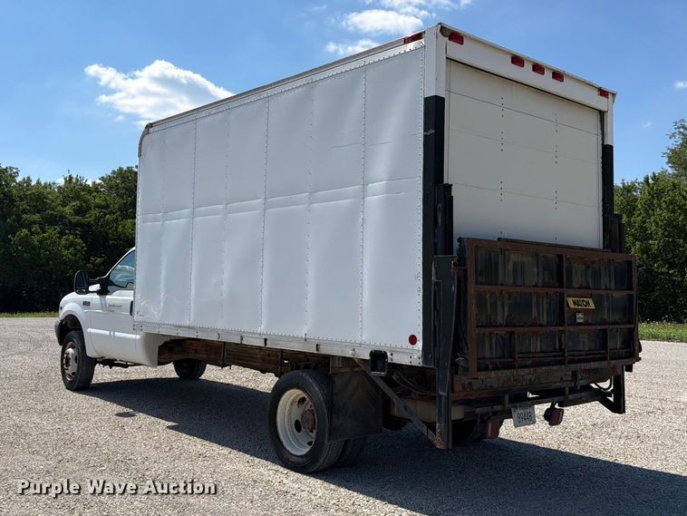 image for item FH6283 2000 Ford F450 Super Duty XL box truck