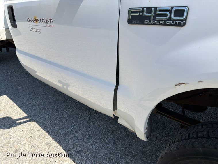 image for item FH6283 2000 Ford F450 Super Duty XL box truck